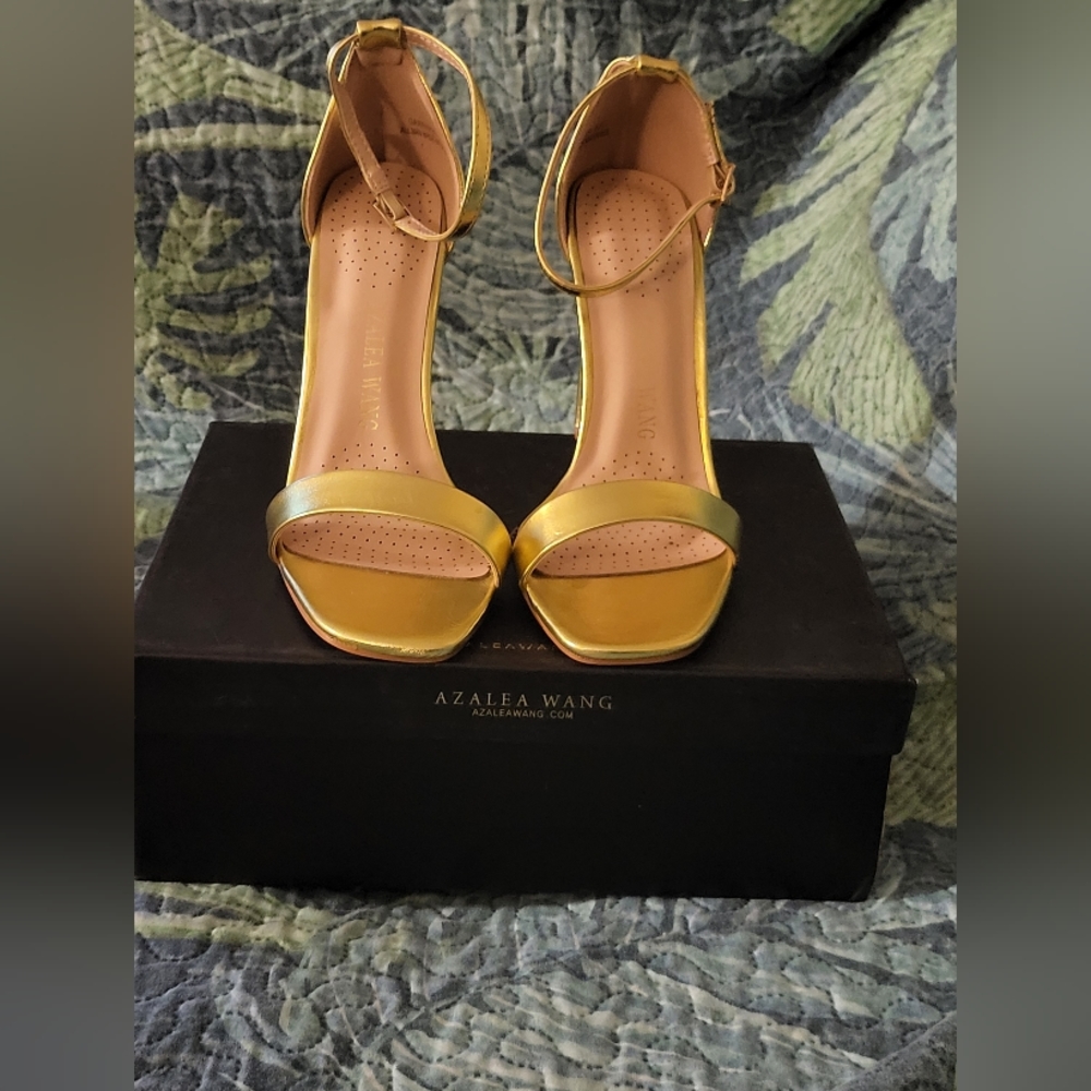 AKIRA Gold Stiletto Heels Minimalist Design